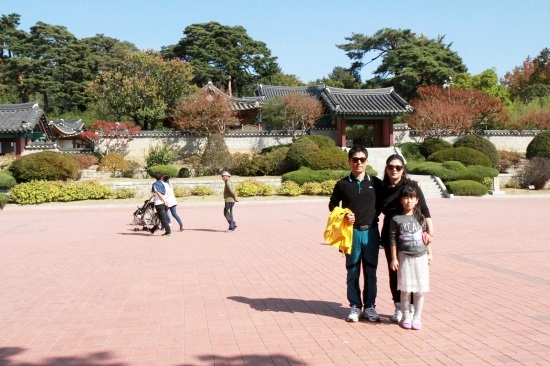 오죽헌에서의 가족사진