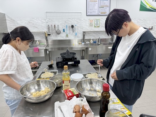 건강 요리 중 달걀김밥 만들기 건강 요리 중 달걀김밥 만들기