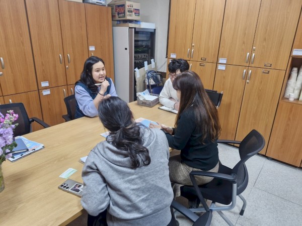 이천시 내에 있는 14개 행정복지센터에 방문하여  본 사업에 대한 안내와 중고령층 1인가구 장애가족의 추천을 요청하였습니다!