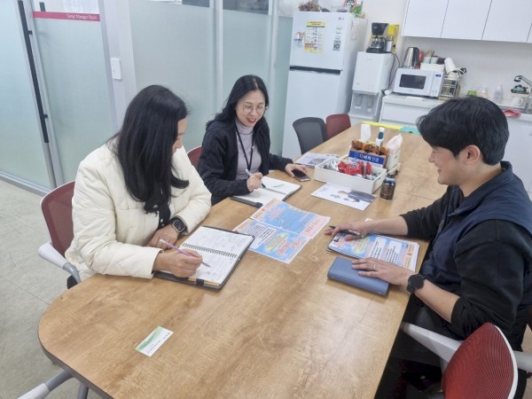 더불어 자원봉사센터, 장애인자립생활센터, 노인복지관, 정신건강복지센터, 장애인협회와 같은 관계 기관에도 방문하여 1인가구 장애가족 대상 지원의 필요성과 대상자 및 마음이음단 발굴을 안내하였습니다.