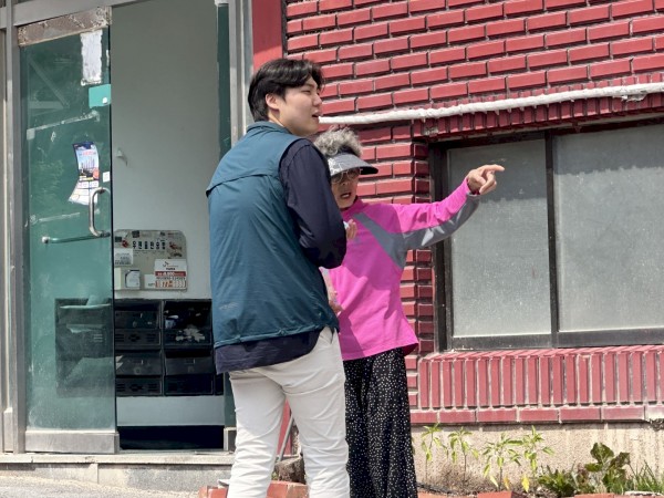 이외에도 취약계층 거주지역, 경로당, 지역주민을 대상으로도 발굴활동을 진행하여 지역주민이 직접 주변에 거주하는 1인가구 장애가족 이웃을 추천하고 발굴할 수 있도록 사업을 진행하고 있습니다!